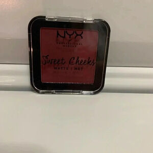 NYX Sweet Cheeks Matte Creamy Powder Blush Size 0.17 oz